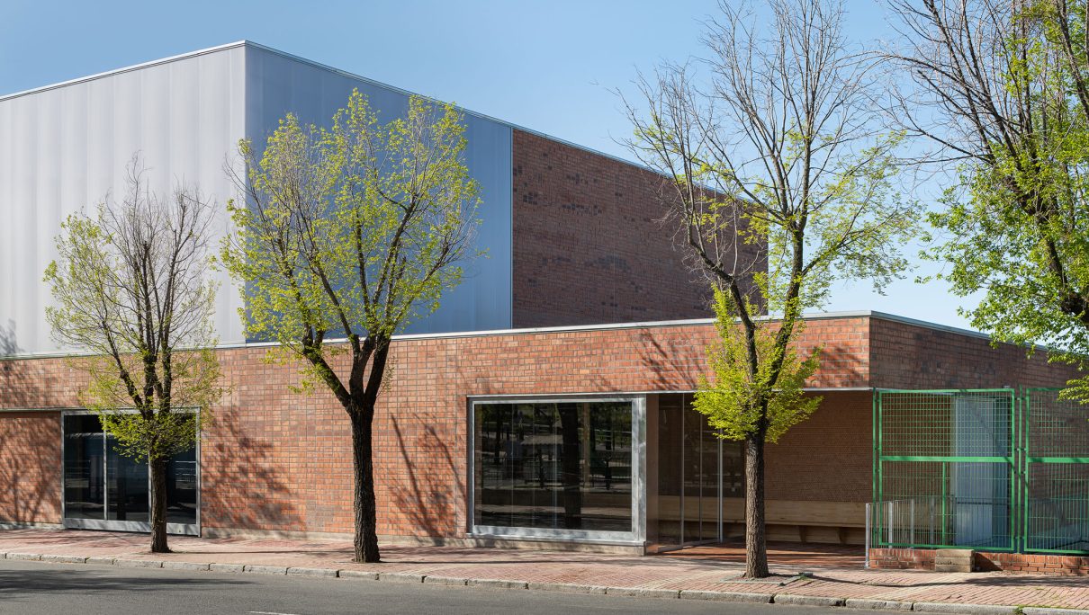 Patrones de tejidos cerámicos. Pabellón polideportivo «Carlos Soria»